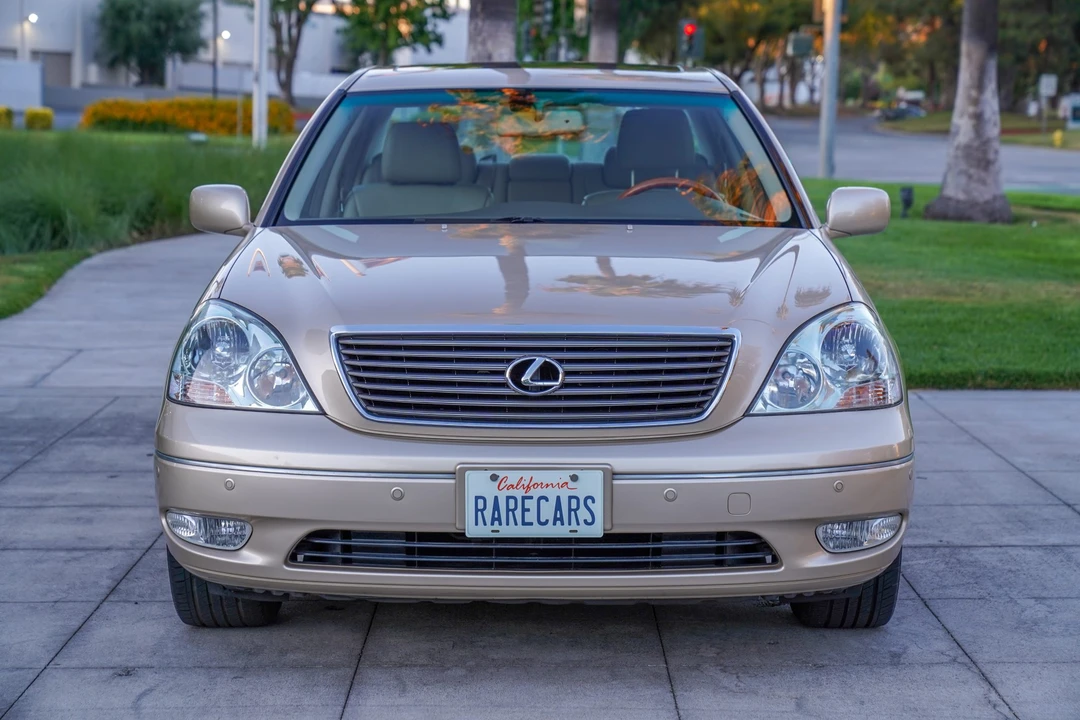 2003 Lexus LS 3rd Gen - Image 9 of 31