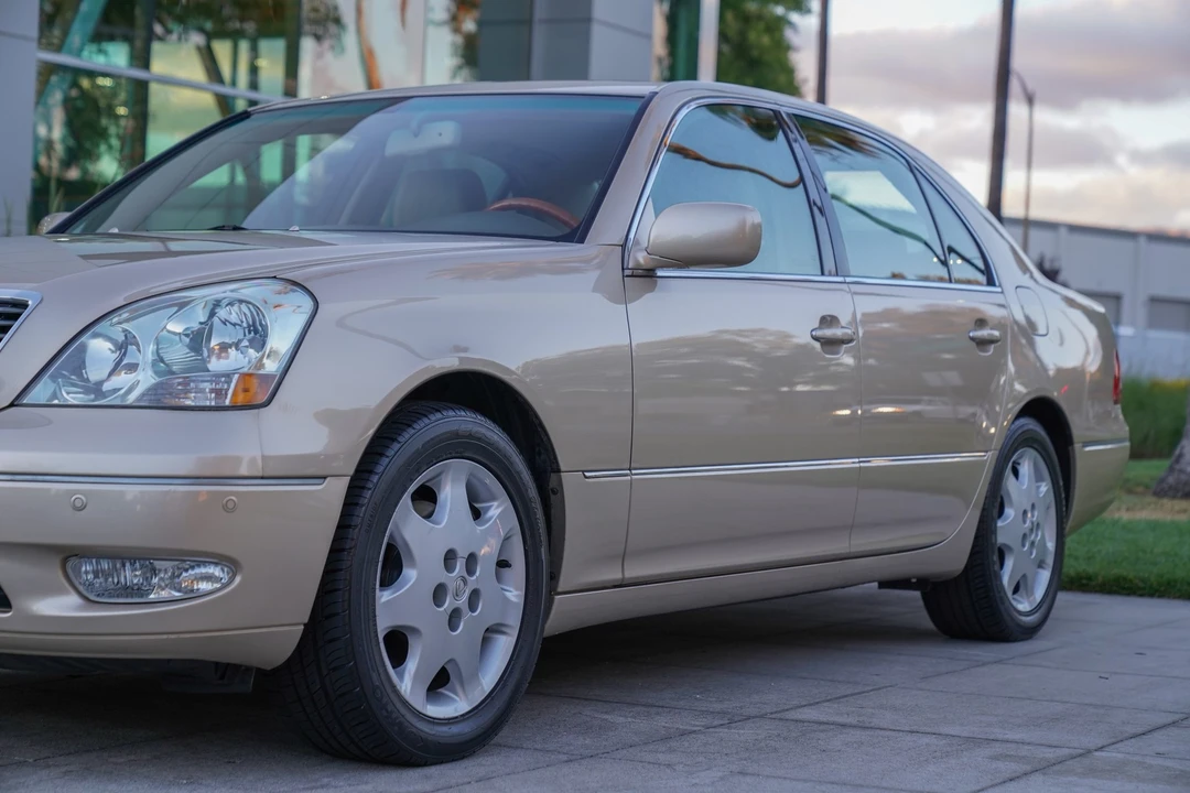 2003 Lexus LS 3rd Gen - Image 11 of 31