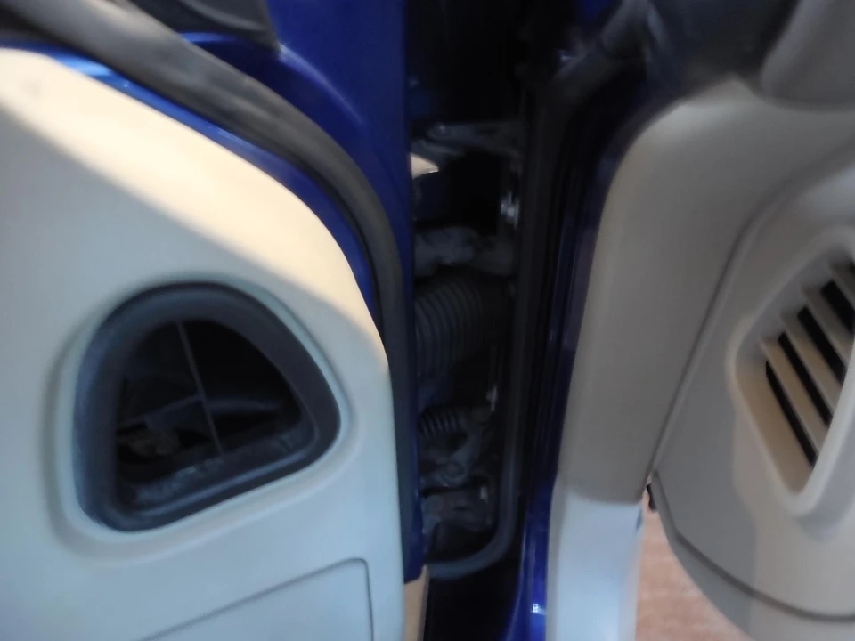 2004 Cadillac XLR - Image 27 of 31