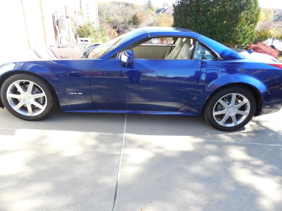 2004 Cadillac XLR - Image 8 of 31