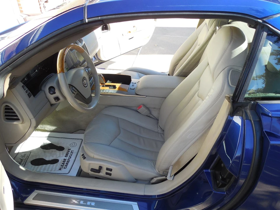 2004 Cadillac XLR - Image 25 of 31