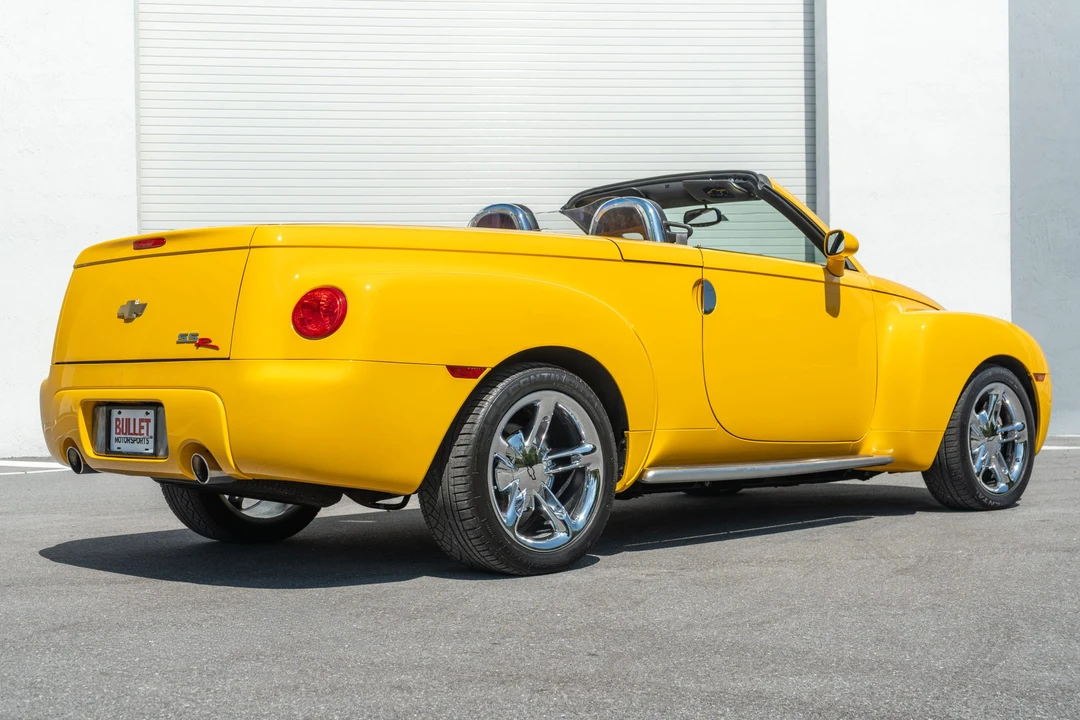2004 Chevrolet SSR - Image 11 of 31
