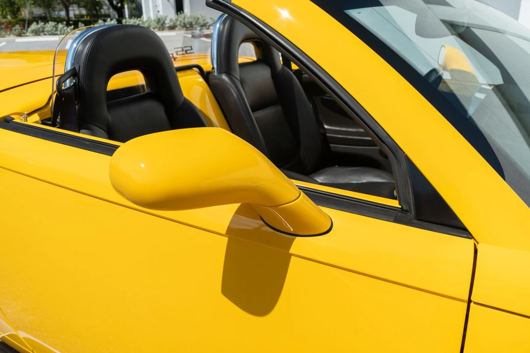 2004 Chevrolet SSR - Image 28 of 31