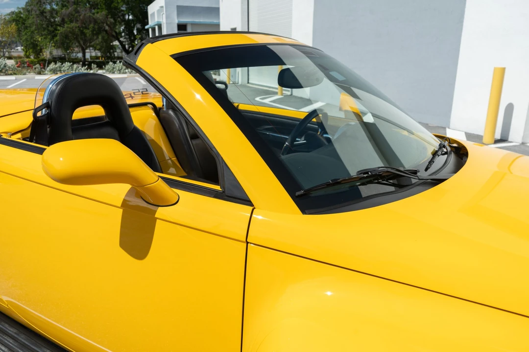 2004 Chevrolet SSR - Image 27 of 31