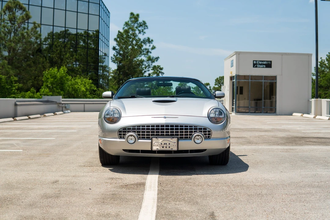 2004 Ford Thunderbird 11th Gen - Image 2 of 31