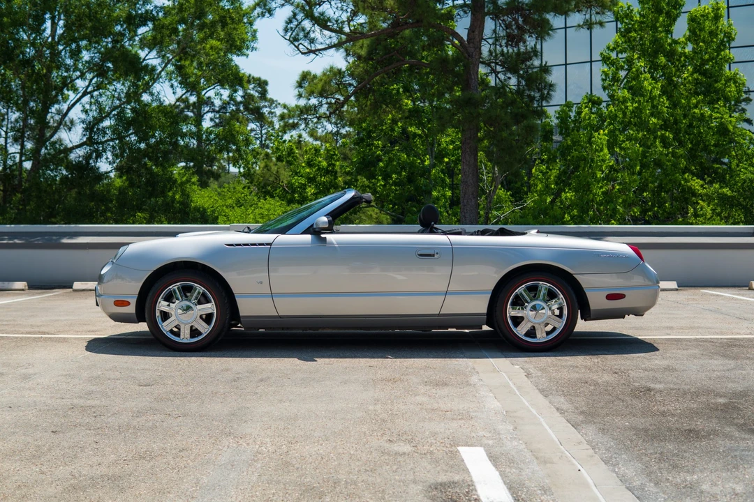 2004 Ford Thunderbird 11th Gen - Image 5 of 31