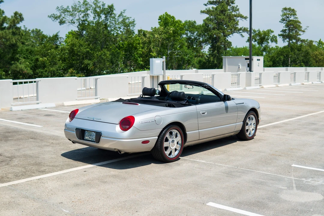 2004 Ford Thunderbird 11th Gen - Image 11 of 31