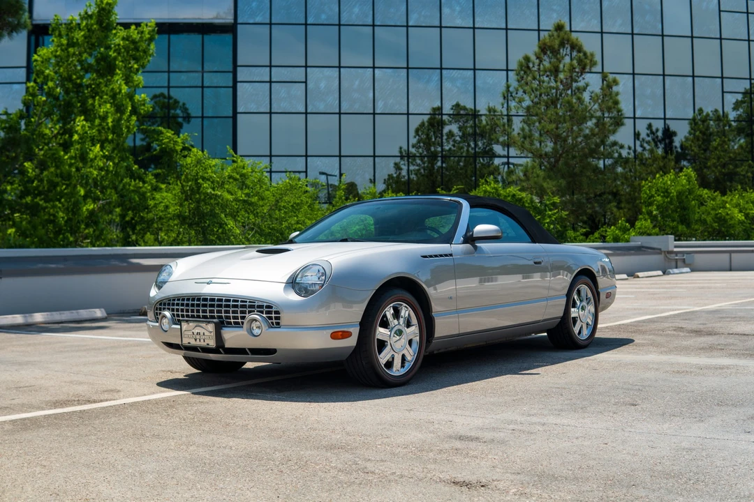 2004 Ford Thunderbird 11th Gen - Image 17 of 31