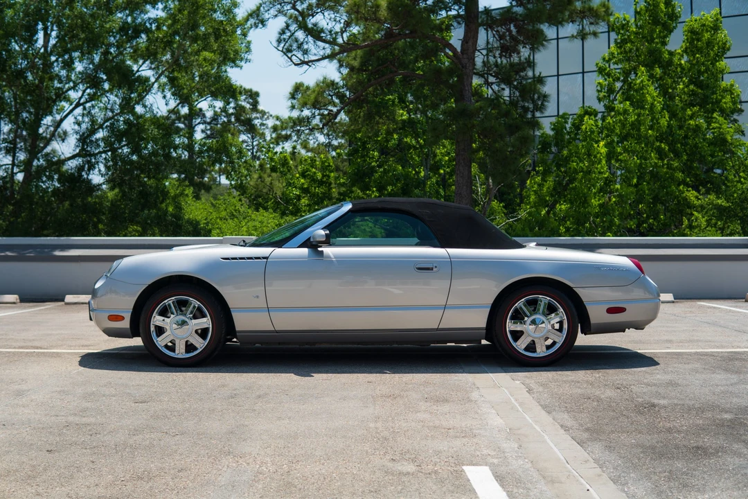 2004 Ford Thunderbird 11th Gen - Image 19 of 31