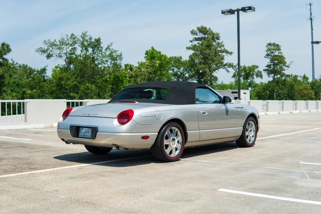 2004 Ford Thunderbird 11th Gen - Image 24 of 31