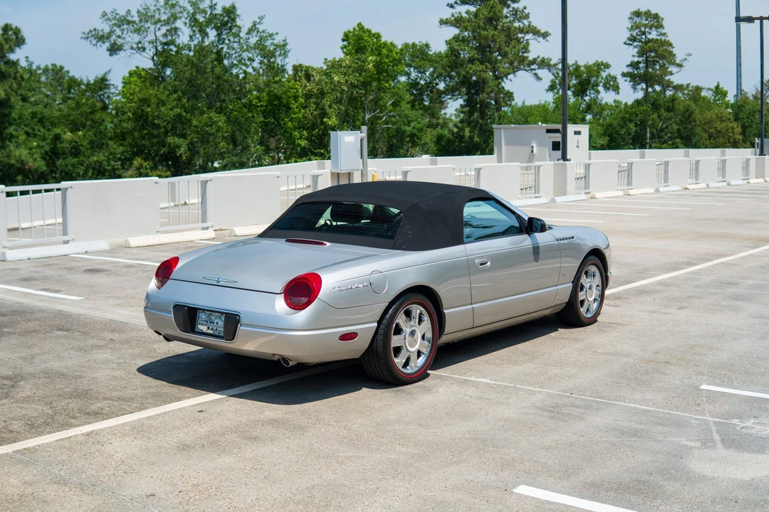 2004 Ford Thunderbird 11th Gen - Image 25 of 31