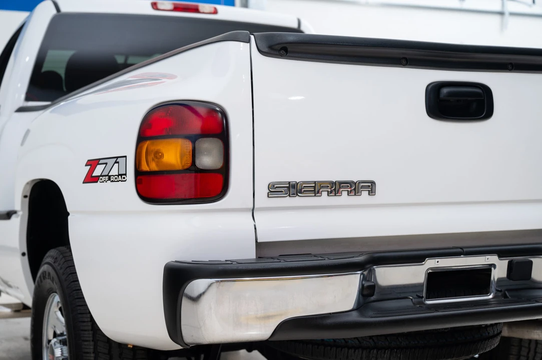 2004 GMC Sierra 2nd Gen - Image 16 of 31