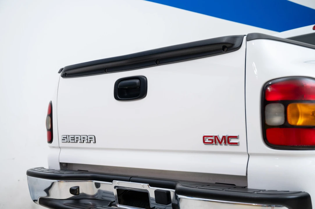 2004 GMC Sierra 2nd Gen - Image 15 of 31
