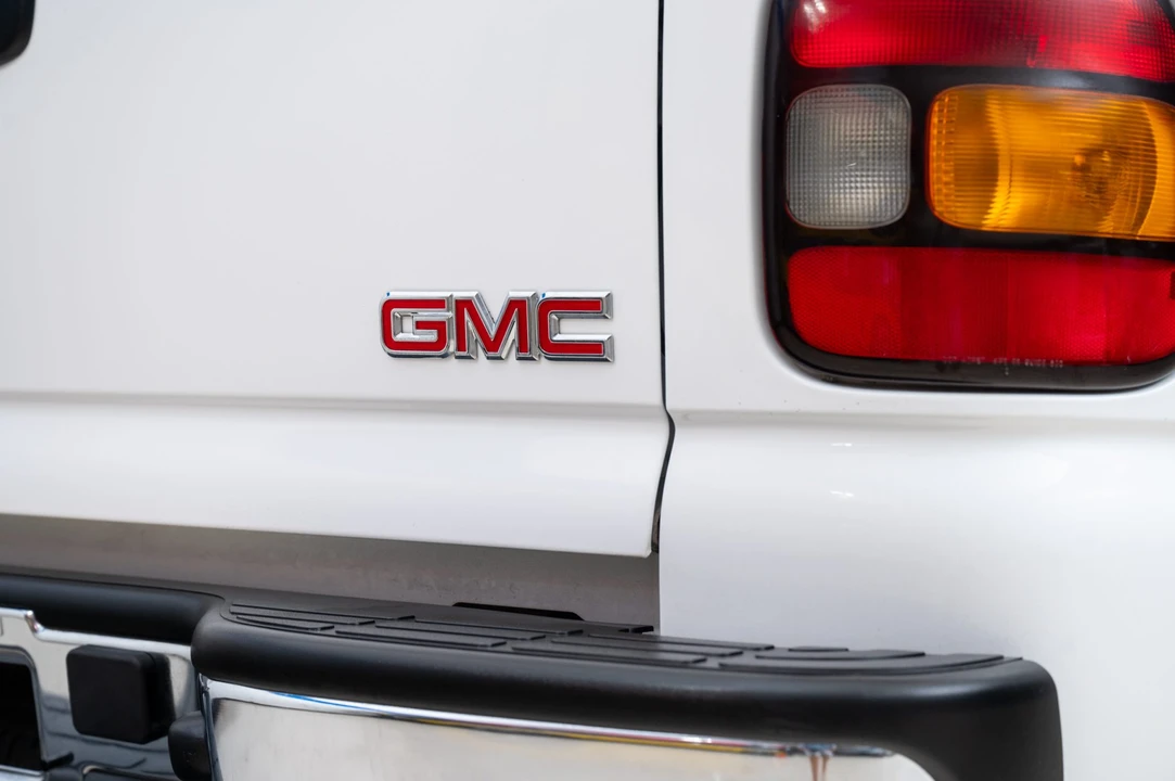 2004 GMC Sierra 2nd Gen - Image 18 of 31