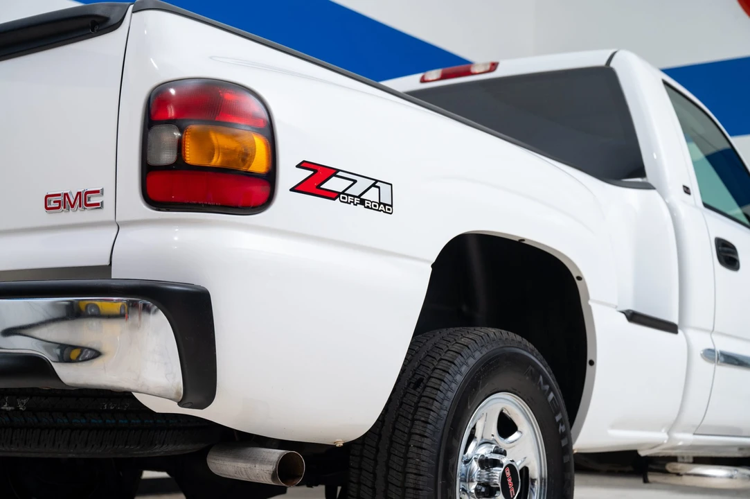 2004 GMC Sierra 2nd Gen - Image 19 of 31