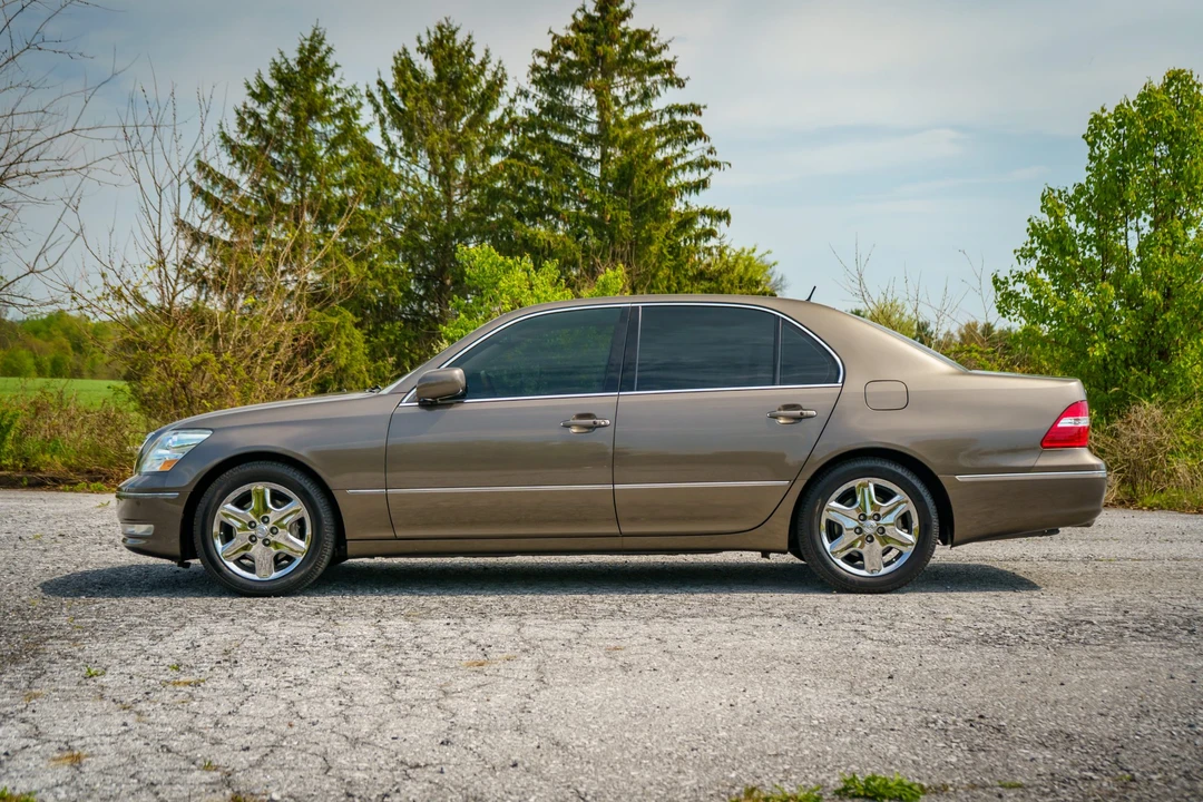 2004 Lexus LS 3rd Gen - Image 8 of 31