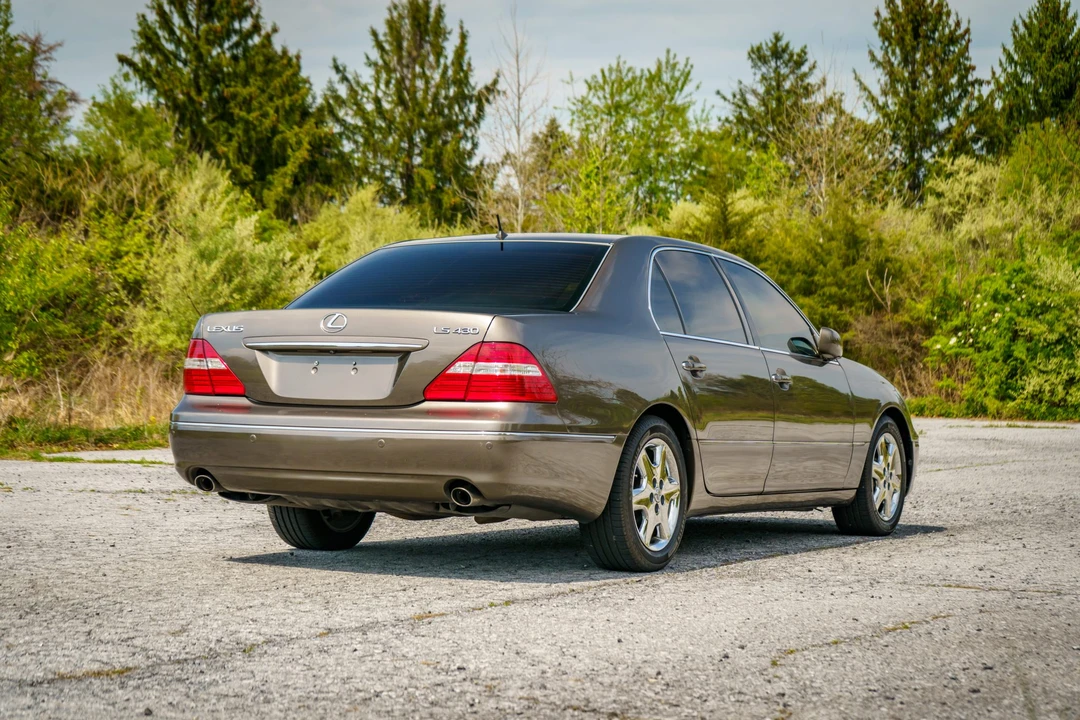 2004 Lexus LS 3rd Gen - Image 20 of 31