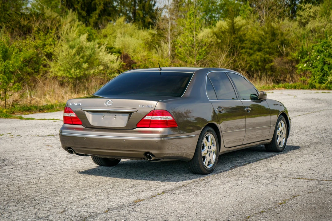 2004 Lexus LS 3rd Gen - Image 21 of 31