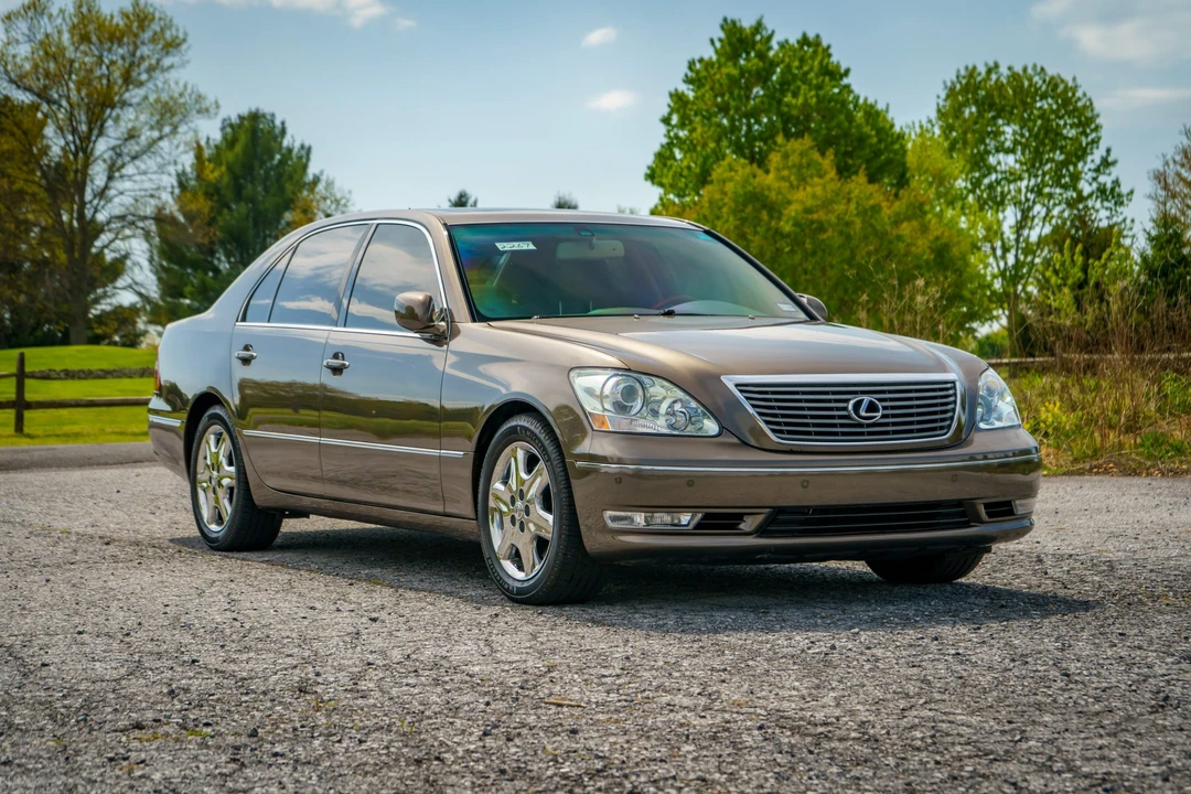 2004 Lexus LS 3rd Gen - Image 26 of 31