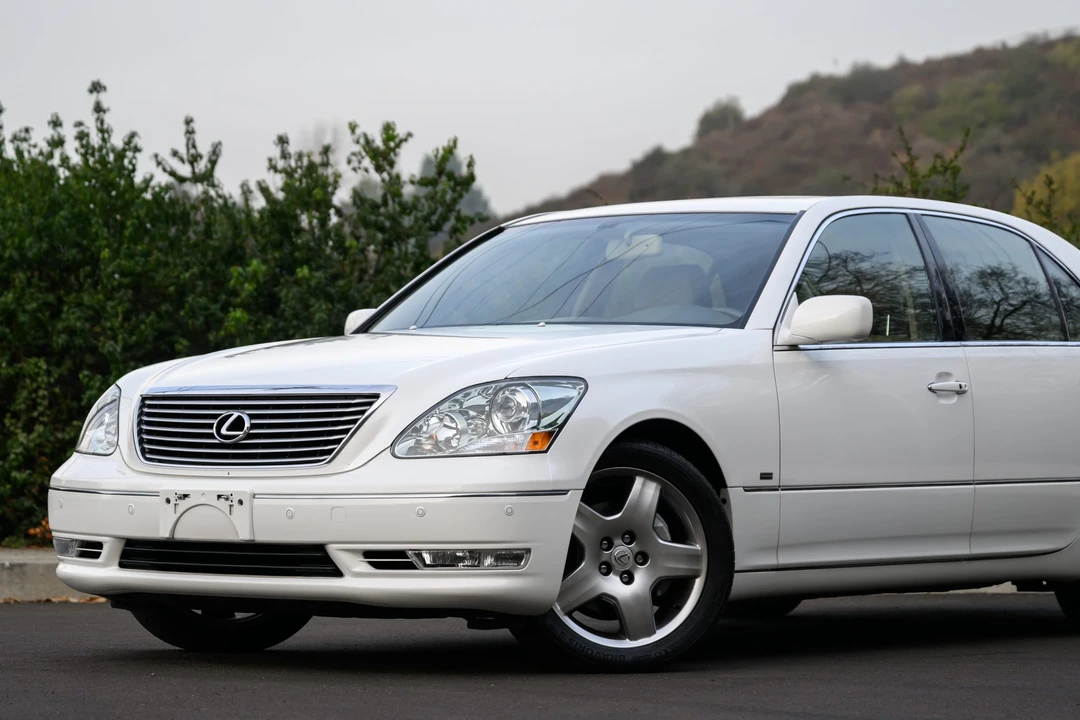 2004 Lexus LS 3rd Gen - Image 19 of 31