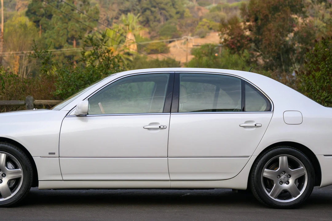 2004 Lexus LS 3rd Gen - Image 20 of 31