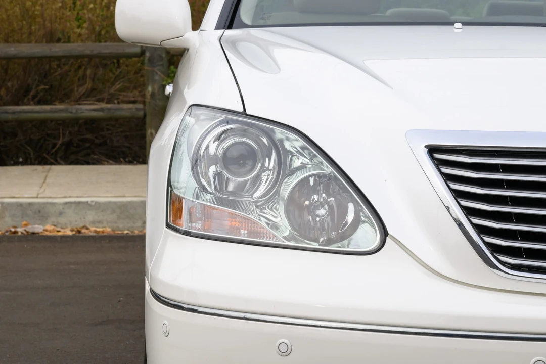 2004 Lexus LS 3rd Gen - Image 24 of 31