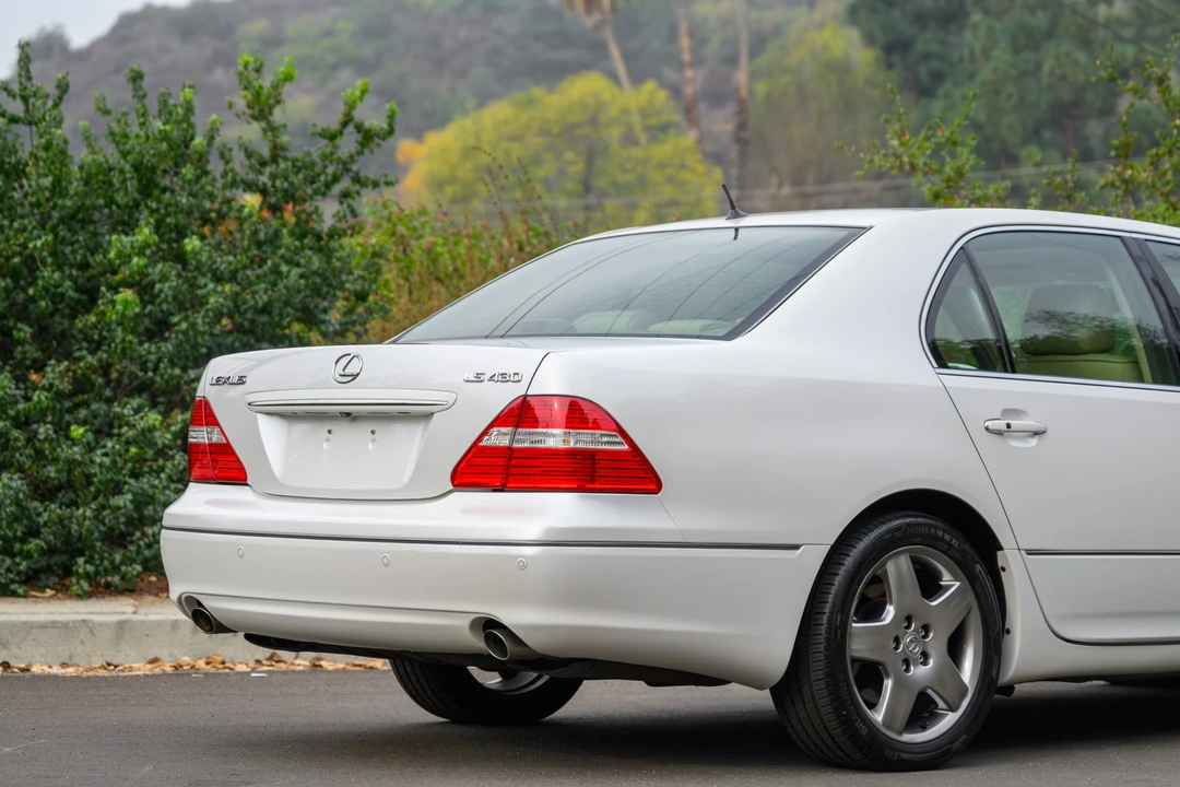 2004 Lexus LS 3rd Gen - Image 22 of 31