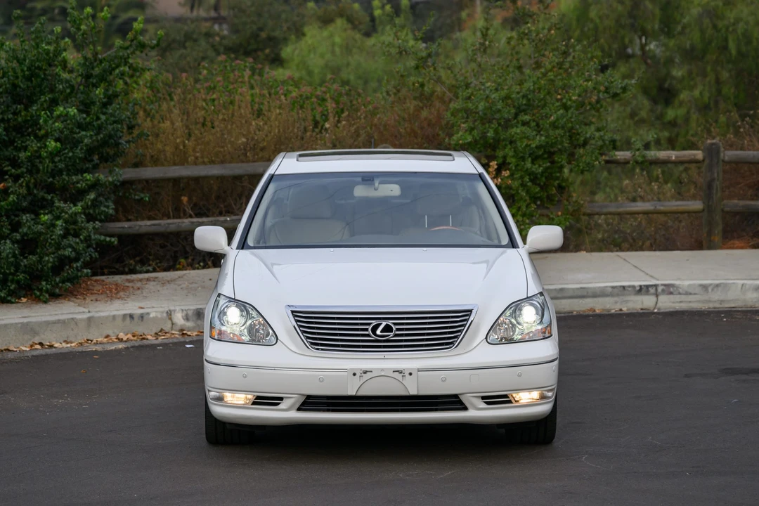 2004 Lexus LS 3rd Gen - Image 17 of 31