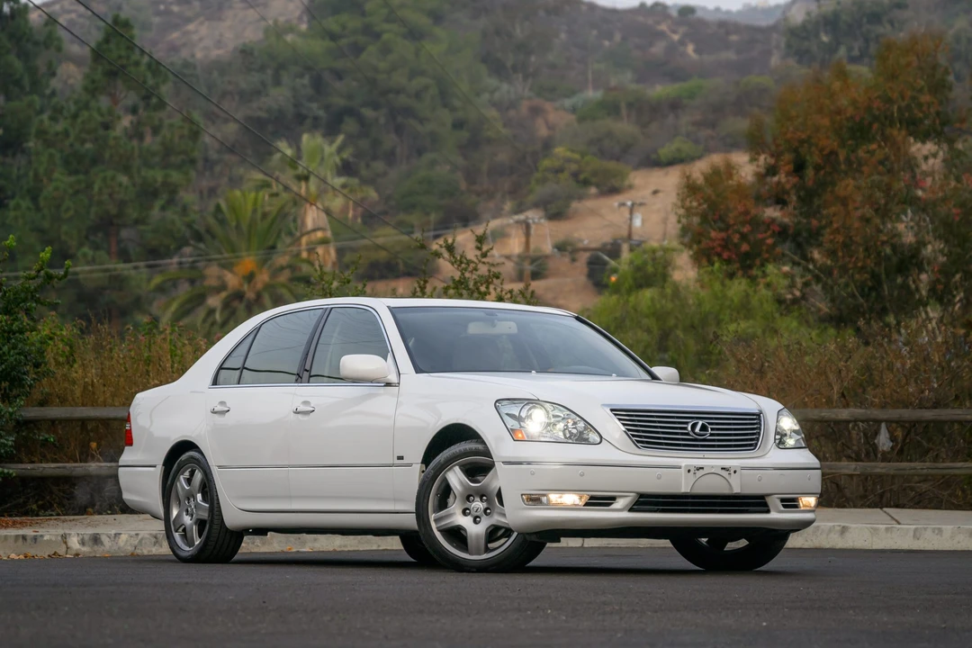 2004 Lexus LS 3rd Gen - Image 2 of 31