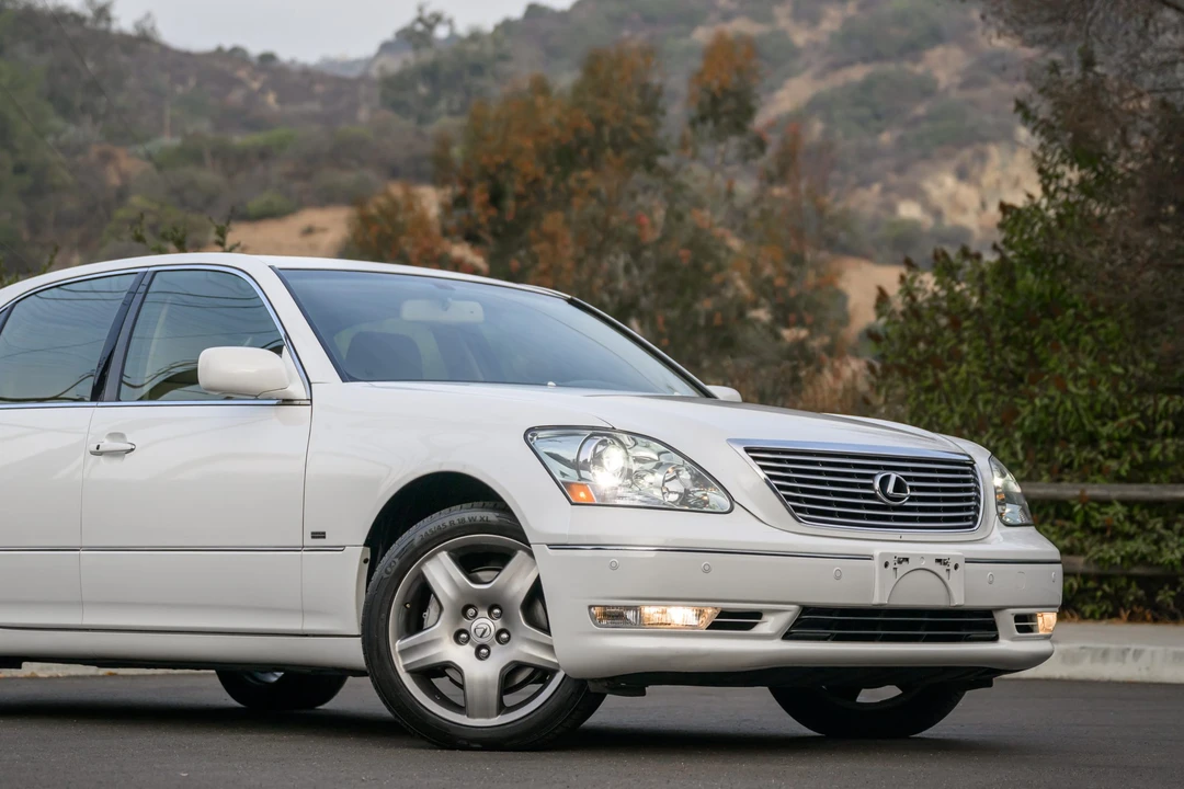 2004 Lexus LS 3rd Gen - Image 18 of 31