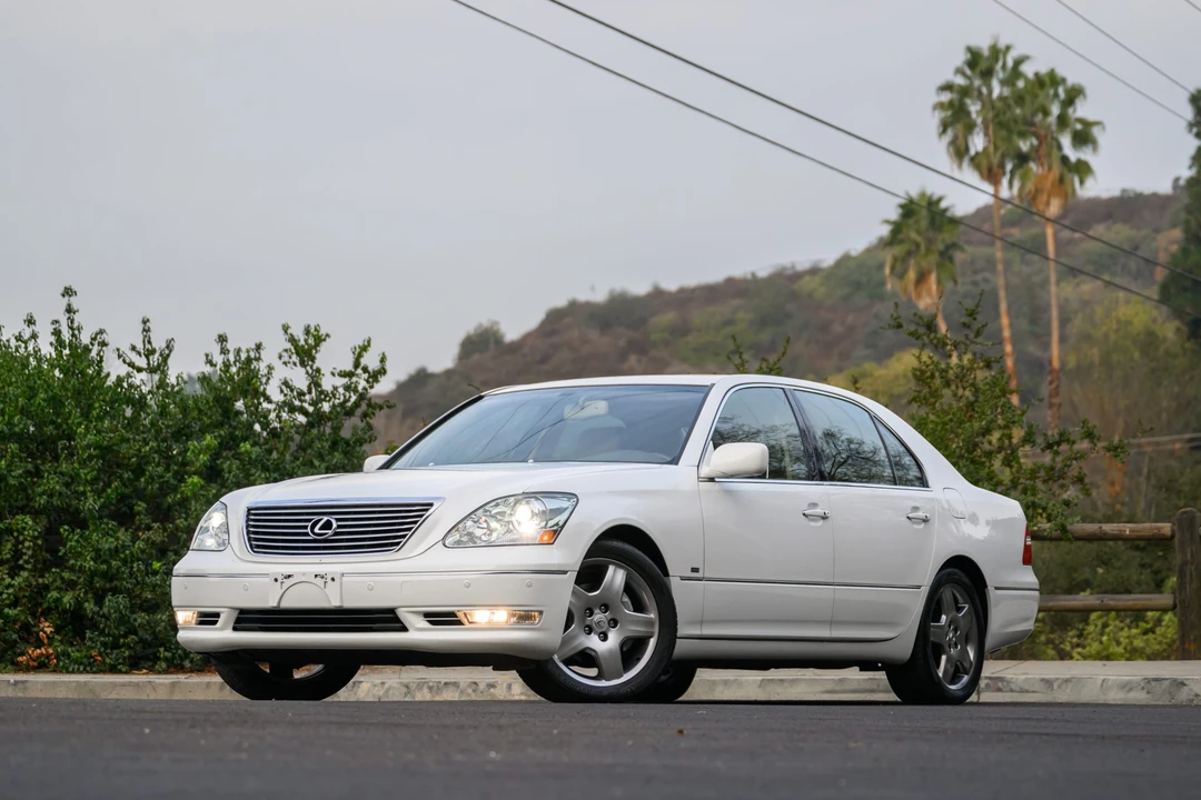 2004 Lexus LS 3rd Gen - Image 5 of 31