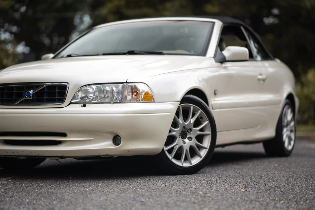 2004 Volvo C70 1st Gen - Image 28 of 31