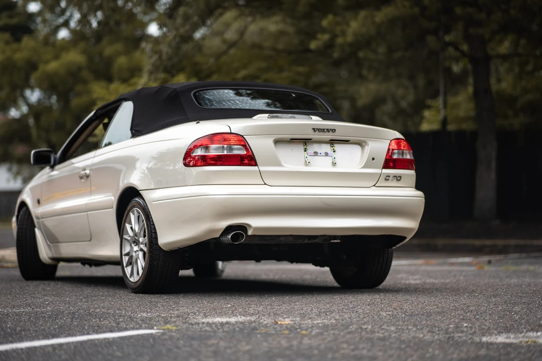 2004 Volvo C70 1st Gen - Image 14 of 31