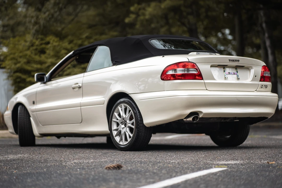 2004 Volvo C70 1st Gen - Image 12 of 31