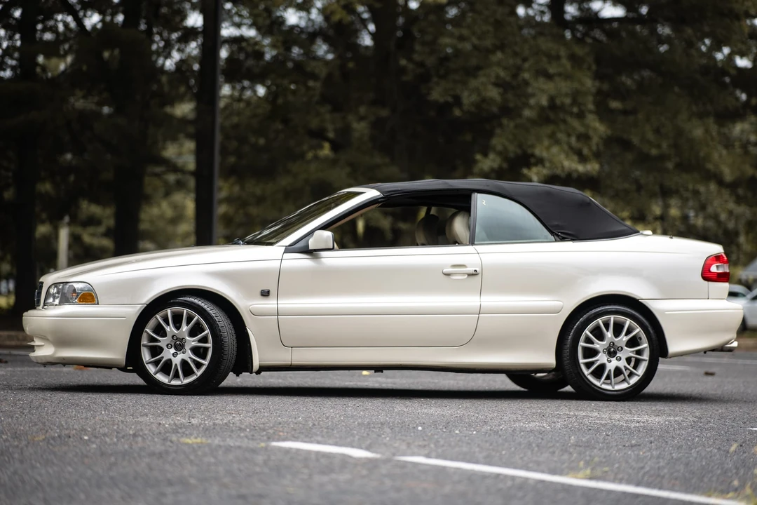 2004 Volvo C70 1st Gen - Image 11 of 31