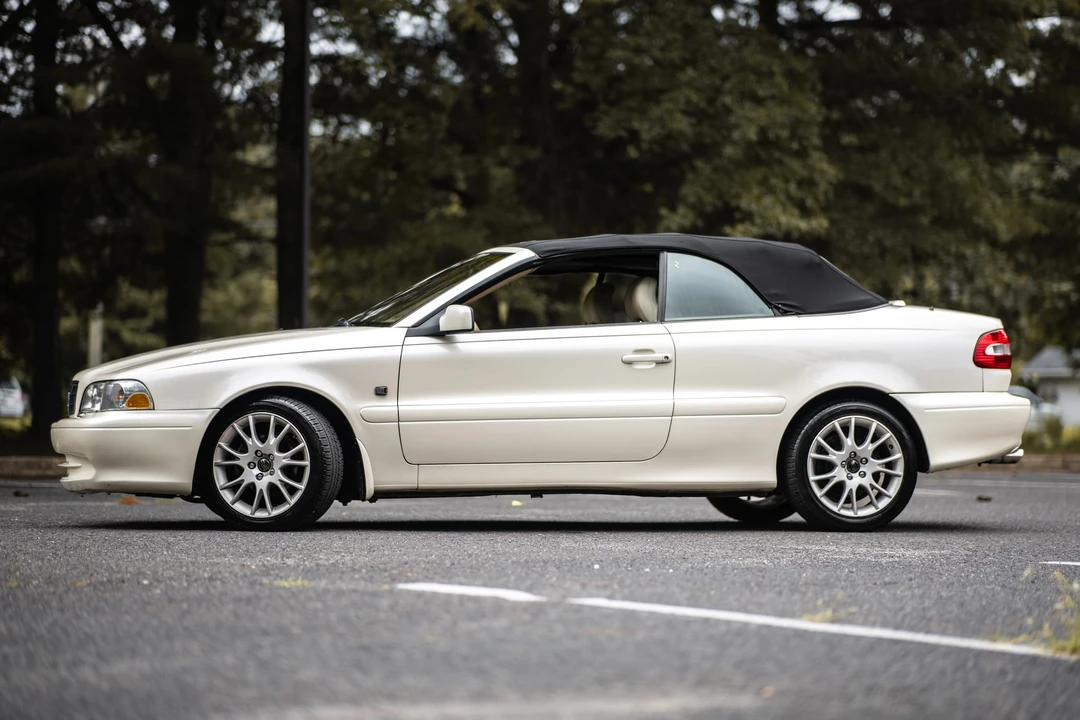2004 Volvo C70 1st Gen - Image 10 of 31