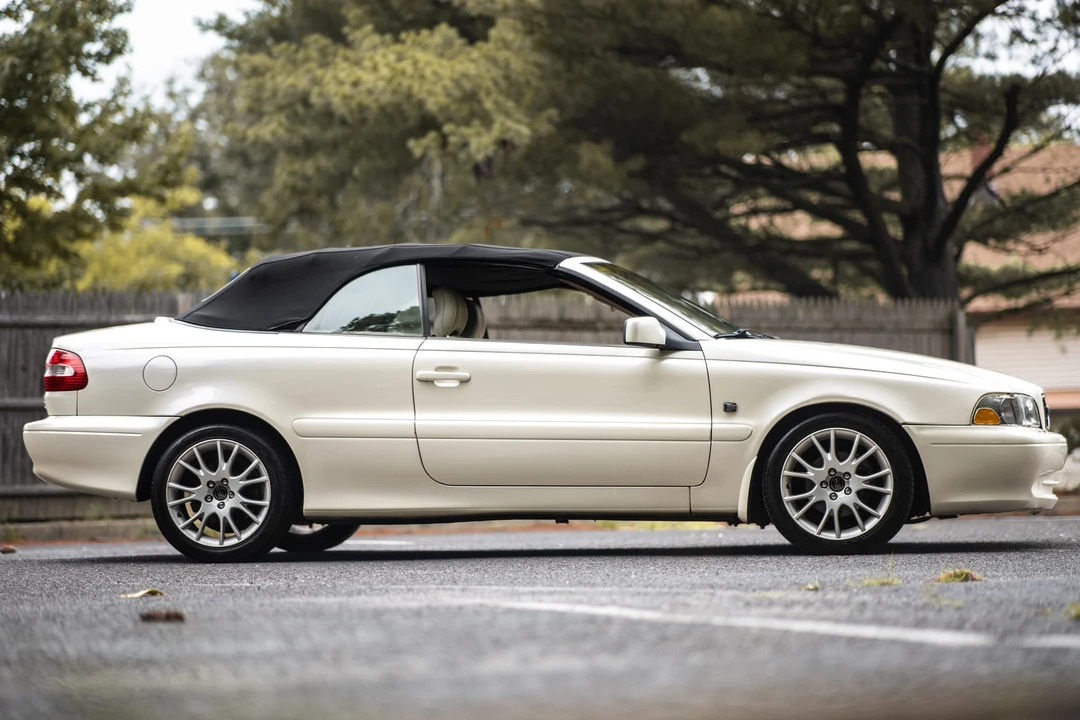 2004 Volvo C70 1st Gen - Image 26 of 31