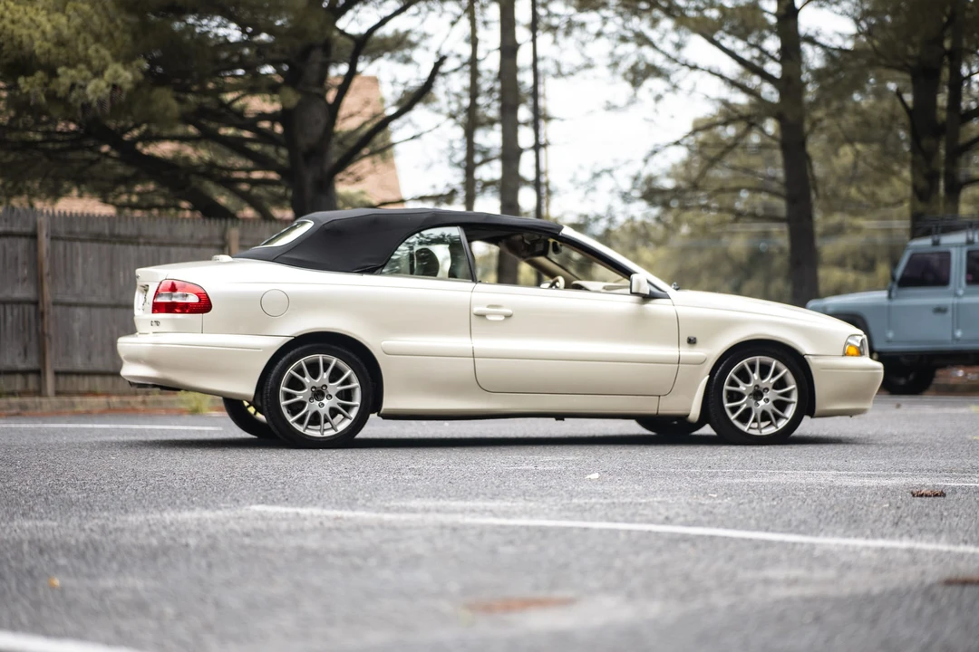 2004 Volvo C70 1st Gen - Image 23 of 31