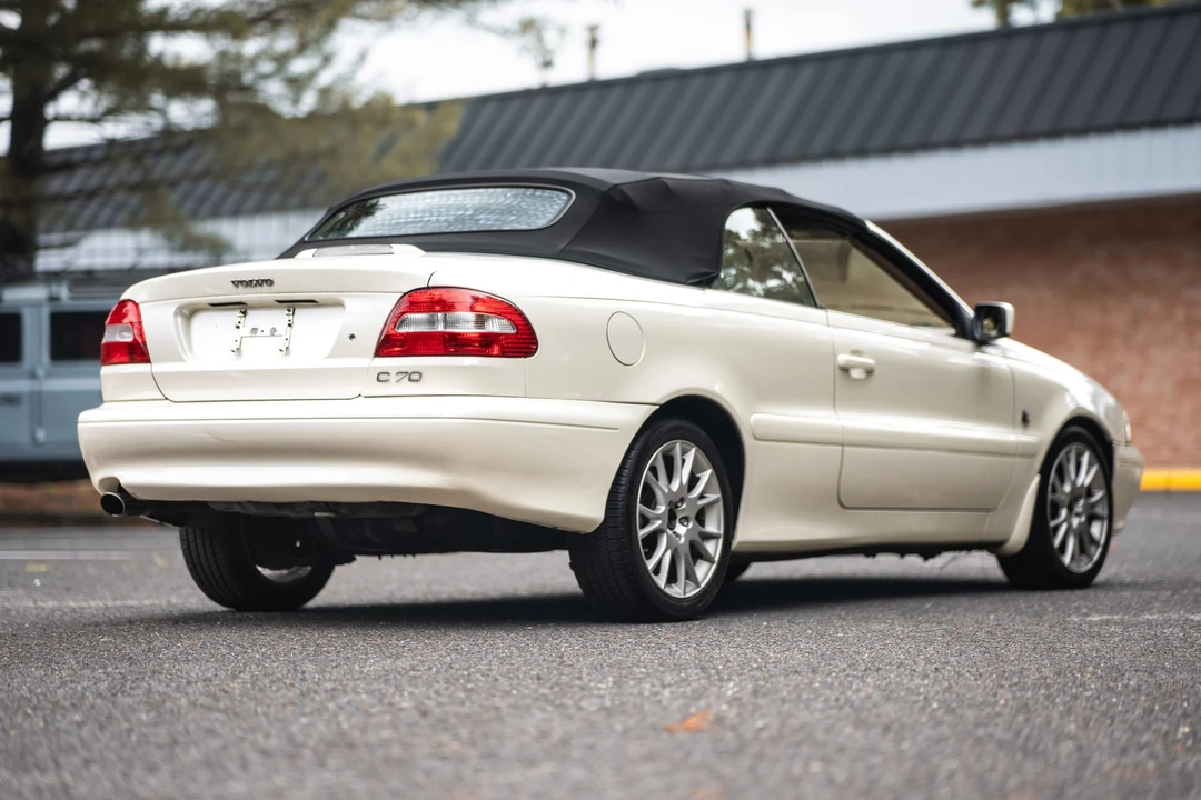 2004 Volvo C70 1st Gen - Image 19 of 31