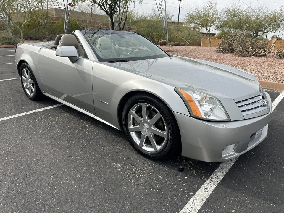 2005 Cadillac XLR - Image 17 of 31