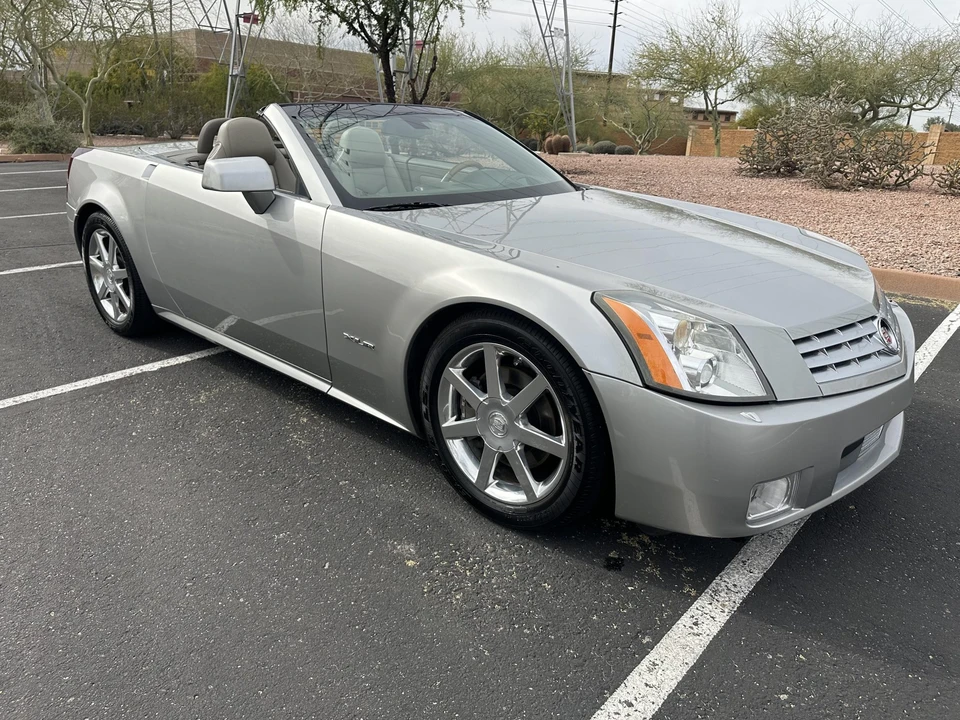 2005 Cadillac XLR - Image 16 of 31