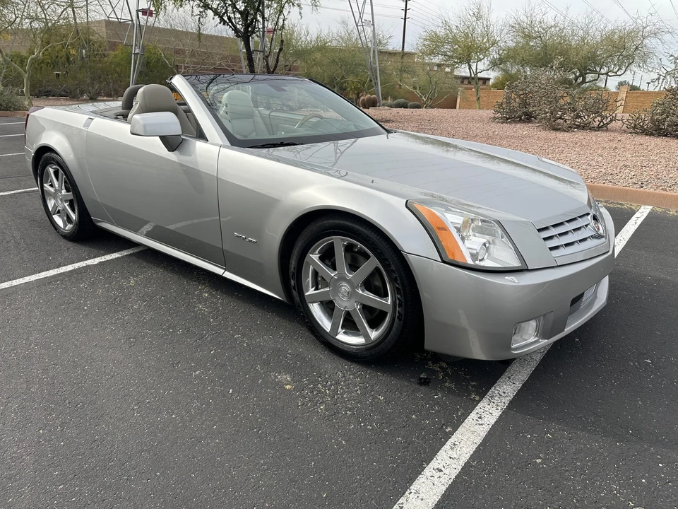 2005 Cadillac XLR - Image 18 of 31