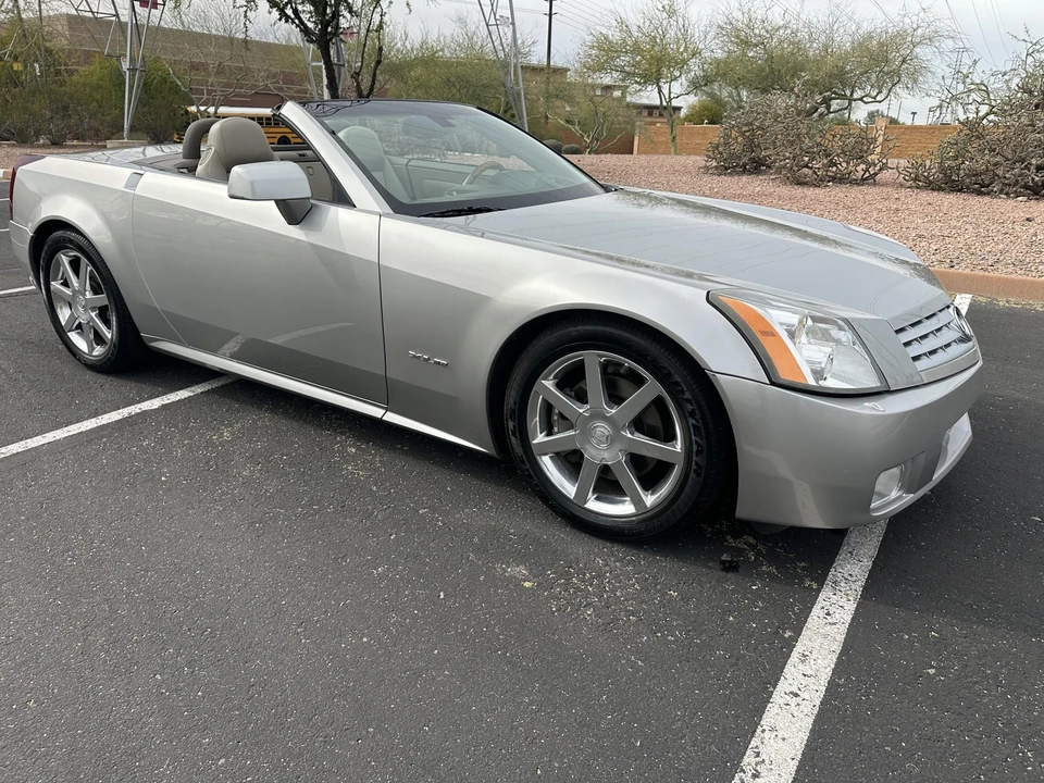 2005 Cadillac XLR - Image 20 of 31