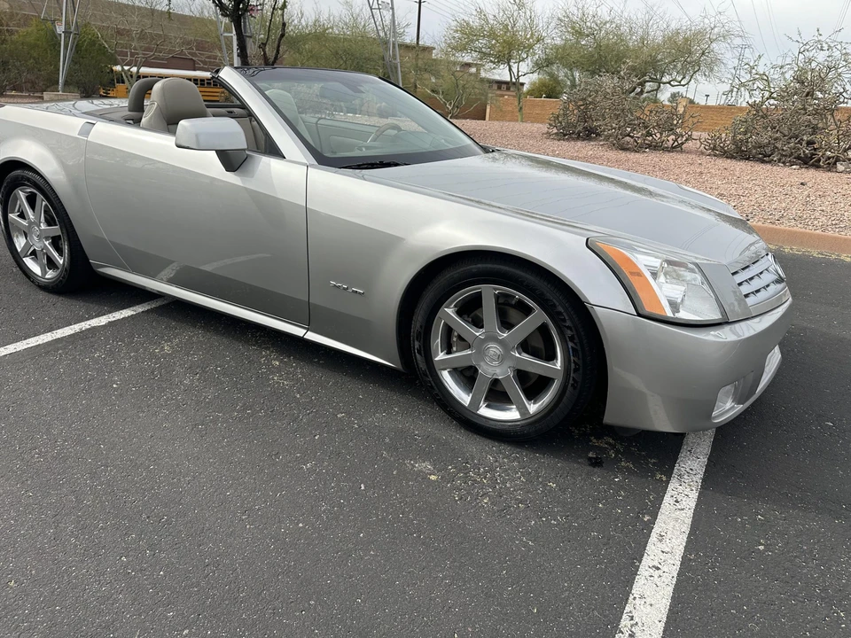 2005 Cadillac XLR - Image 19 of 31