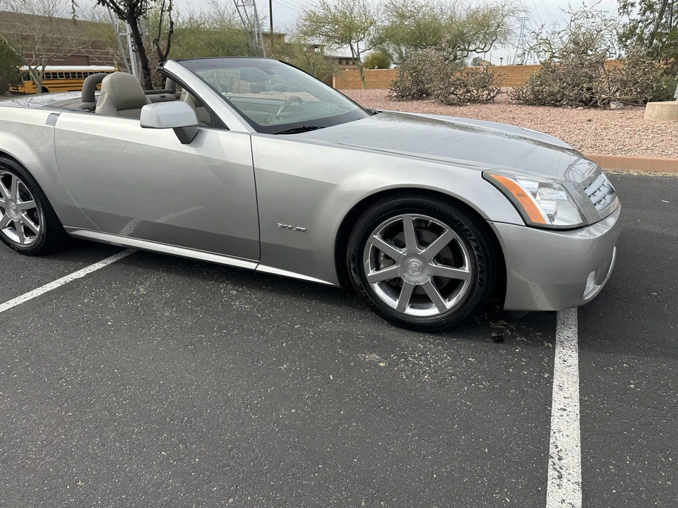 2005 Cadillac XLR - Image 24 of 31