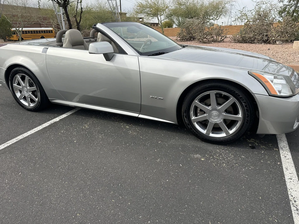 2005 Cadillac XLR - Image 23 of 31