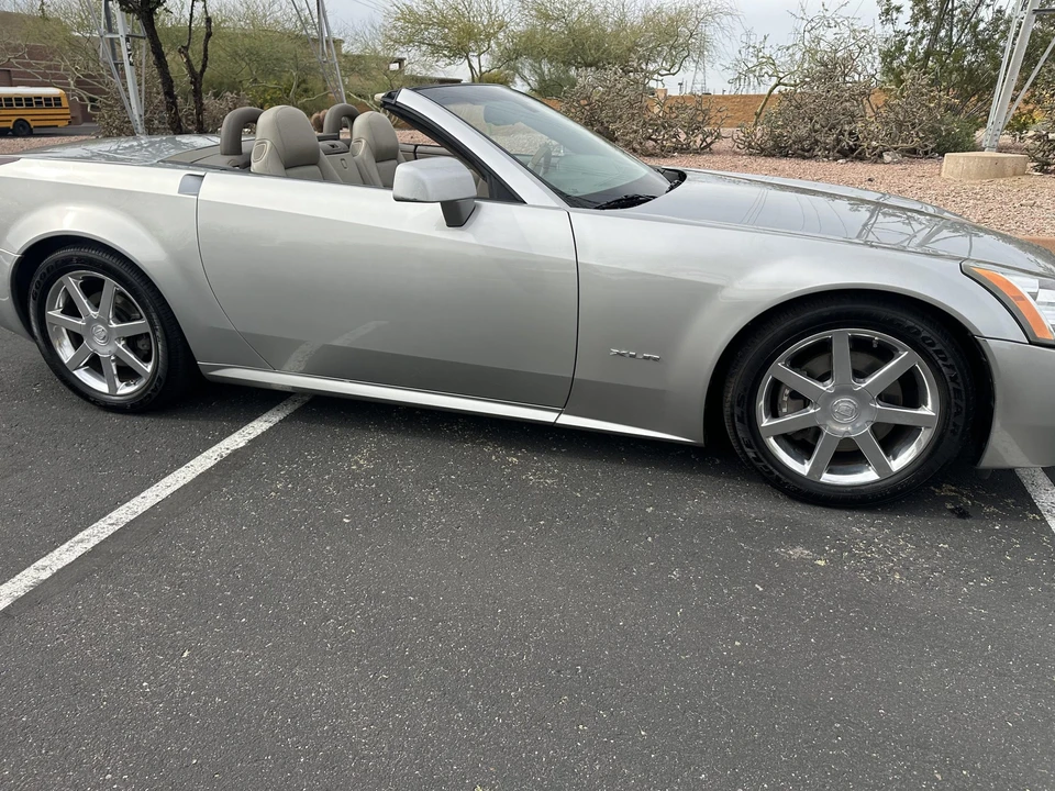 2005 Cadillac XLR - Image 22 of 31