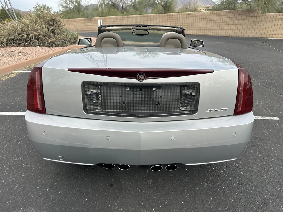 2005 Cadillac XLR - Image 28 of 31