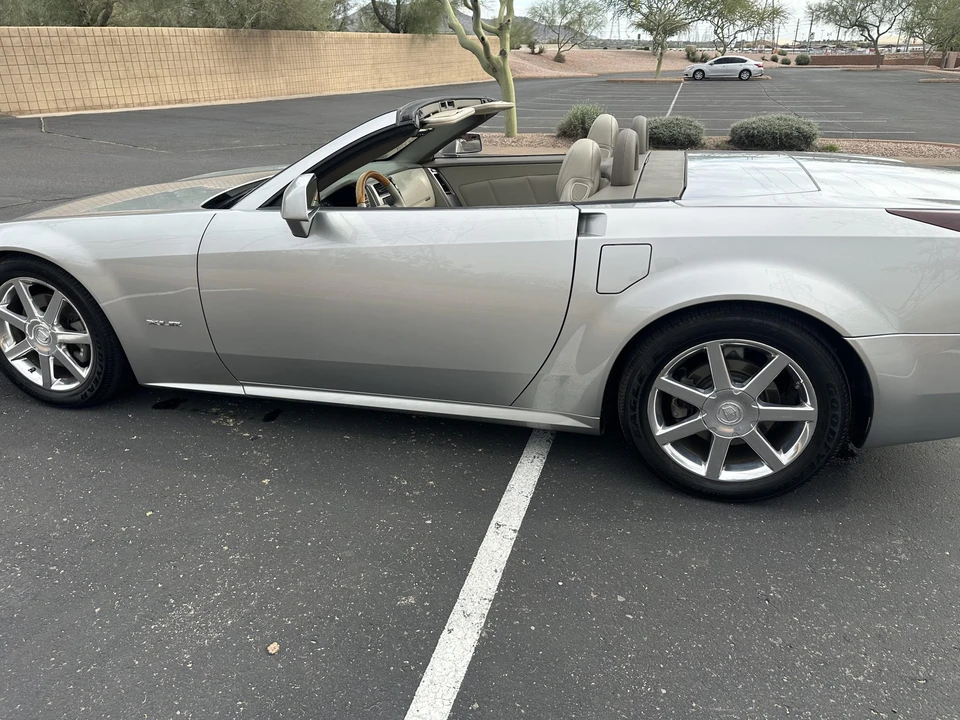 2005 Cadillac XLR - Image 31 of 31