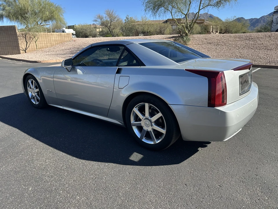 2005 Cadillac XLR - Image 13 of 31